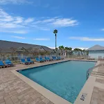 Travelodge By Wyndham Panama City Beach / Beachfront